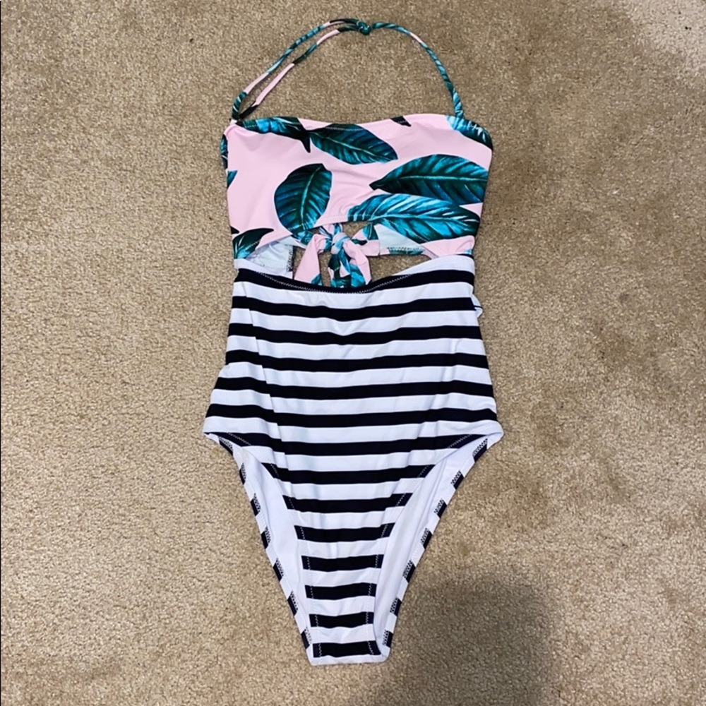 Cupshe one piece cut out swim suit
